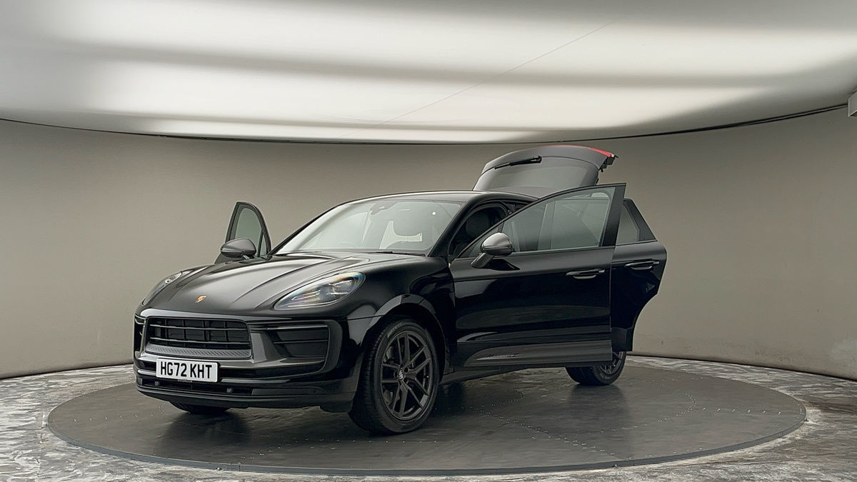 More views of Porsche Macan