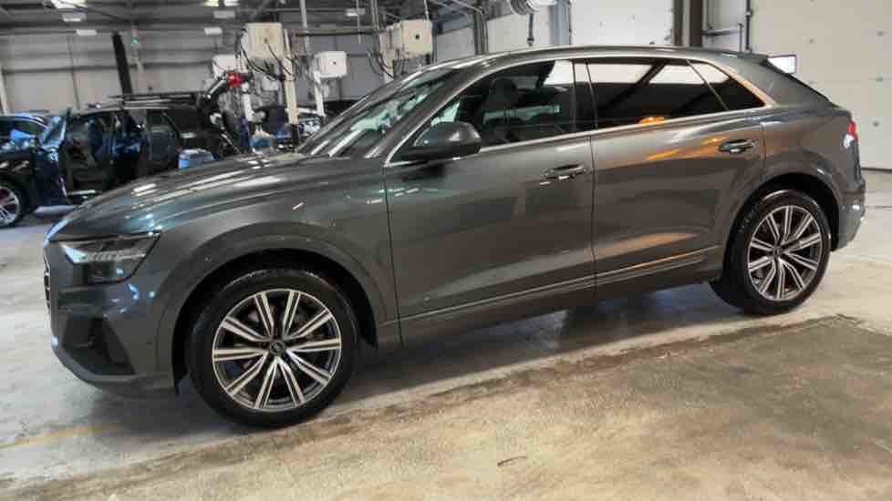 More views of Audi Q8