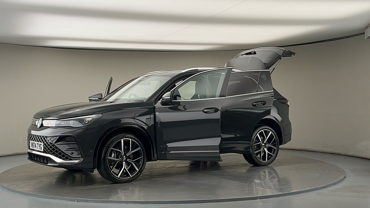 More views of Volkswagen Tiguan