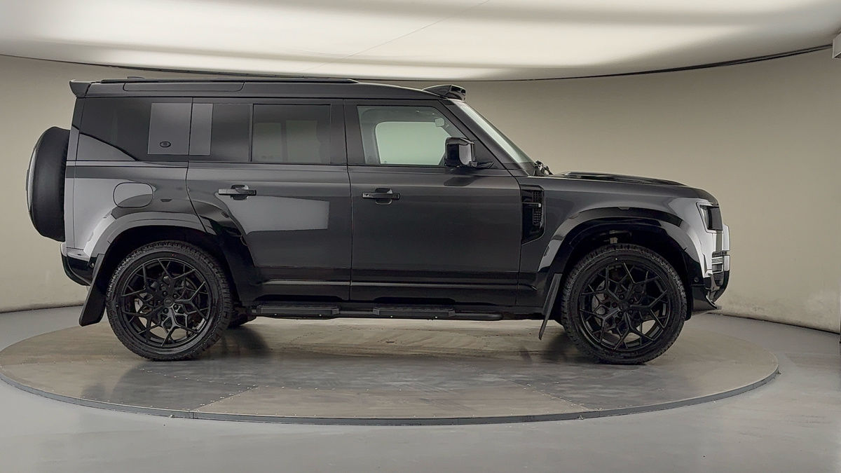Land Rover Defender 110 Urban Image 16