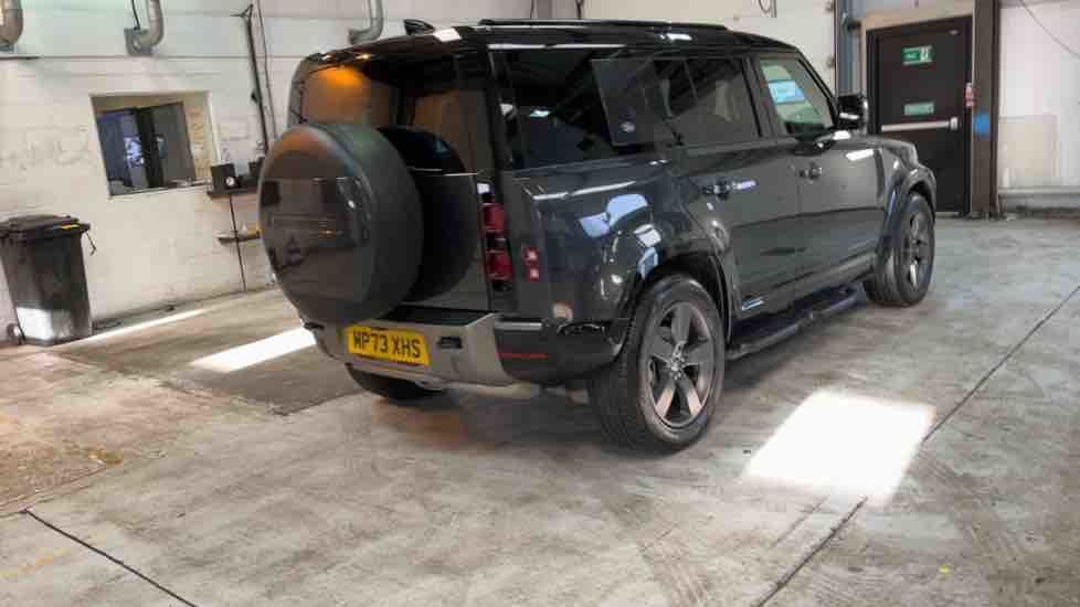 More views of Land Rover Defender 110
