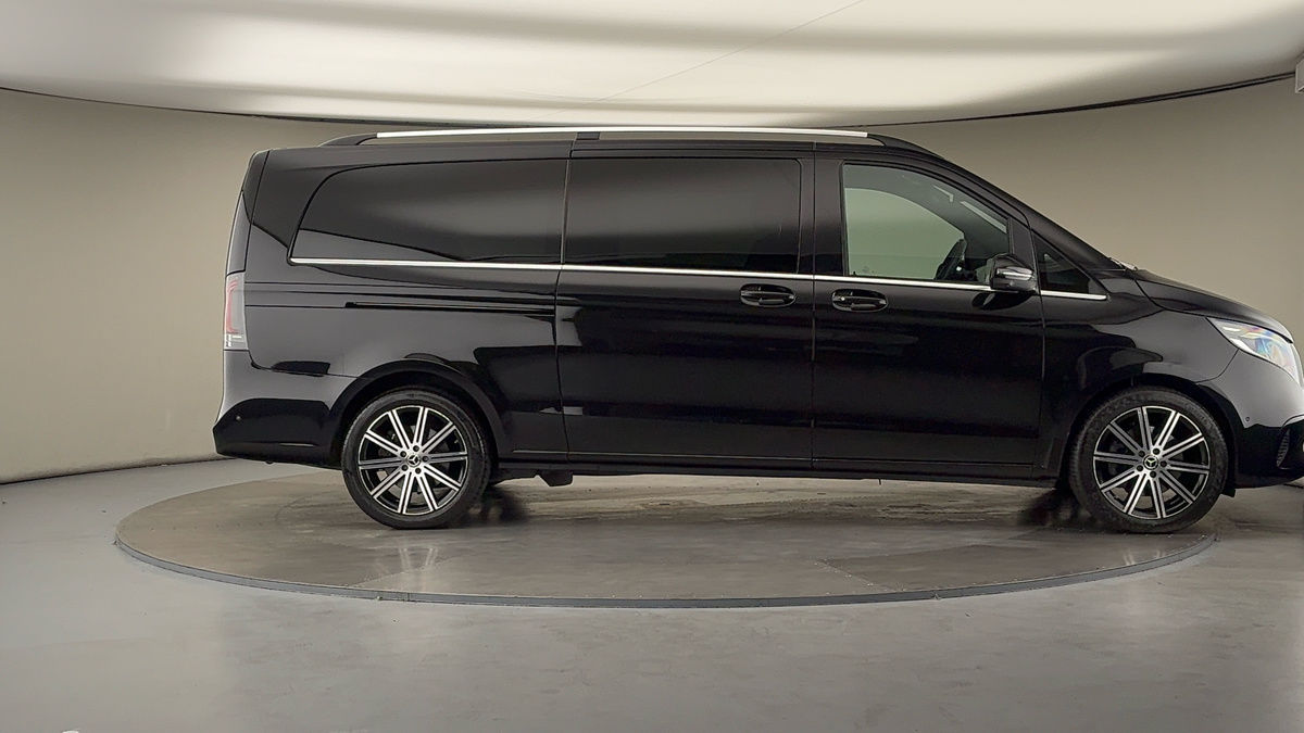Mercedes-Benz V Class Image 16