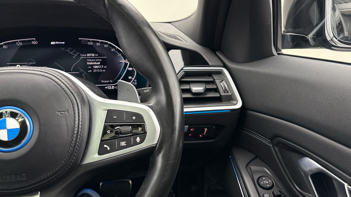 BMW 3 Series Image 14