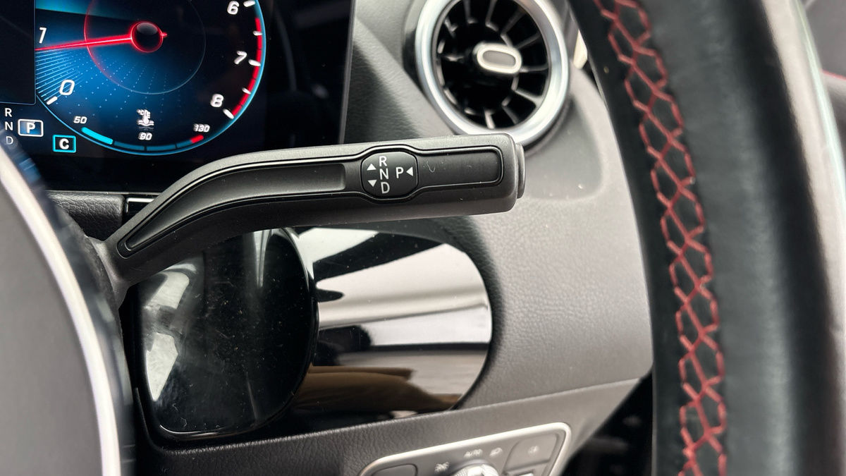 Mercedes-Benz GLA Image 6
