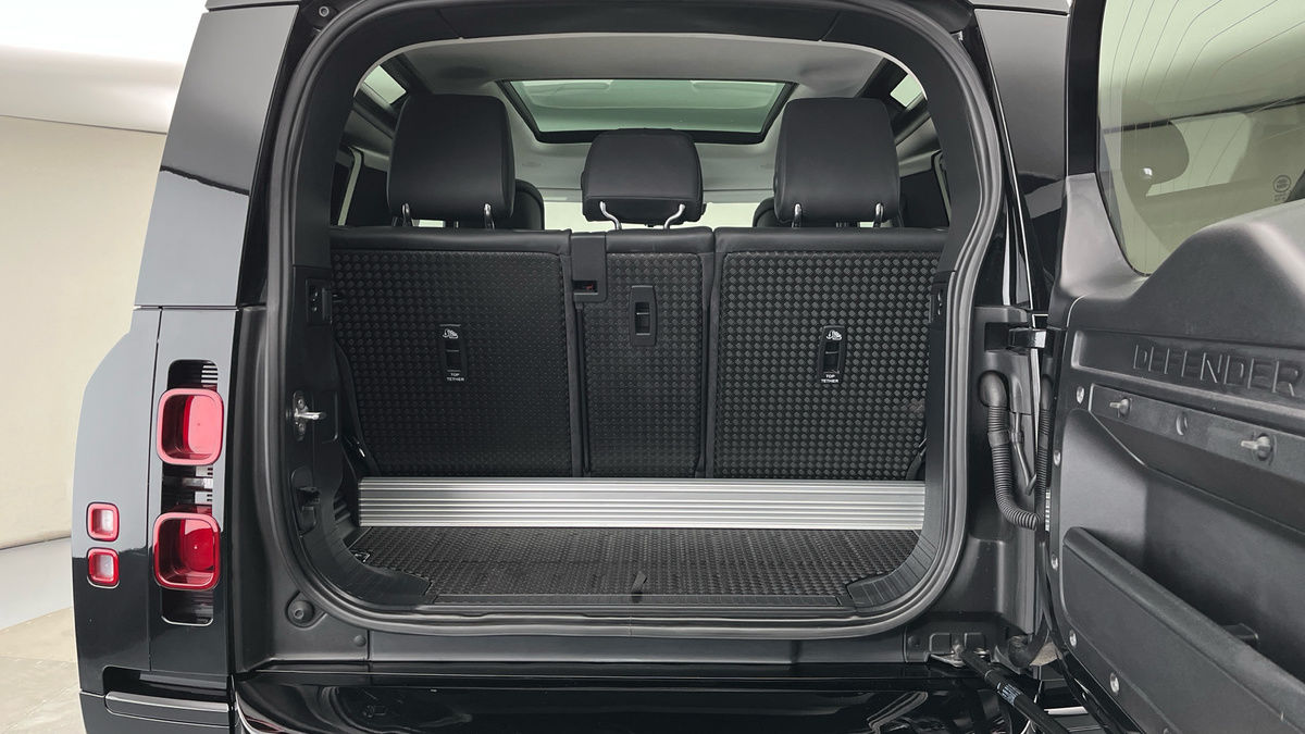 Land Rover Defender 90 Image 11