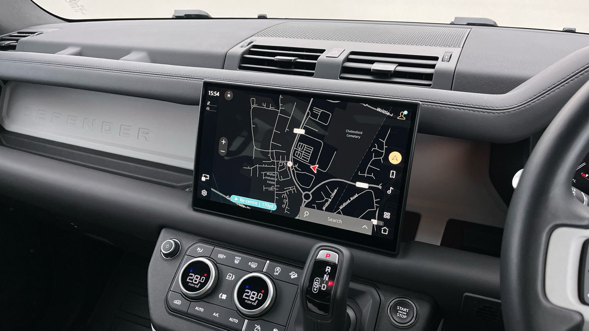 Land Rover Defender 90 Image 17
