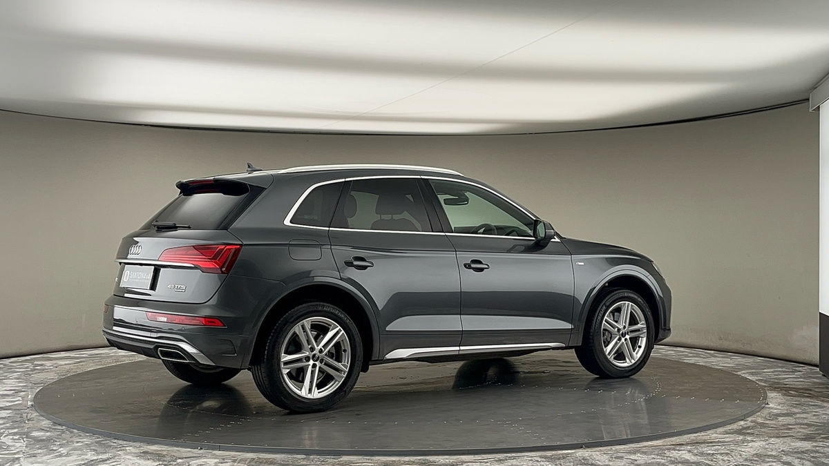 More views of Audi Q5