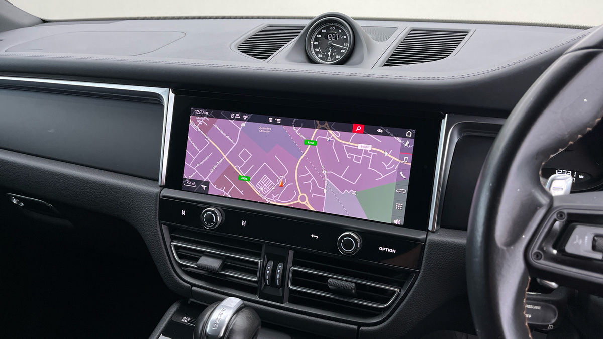 Porsche Macan Image 17
