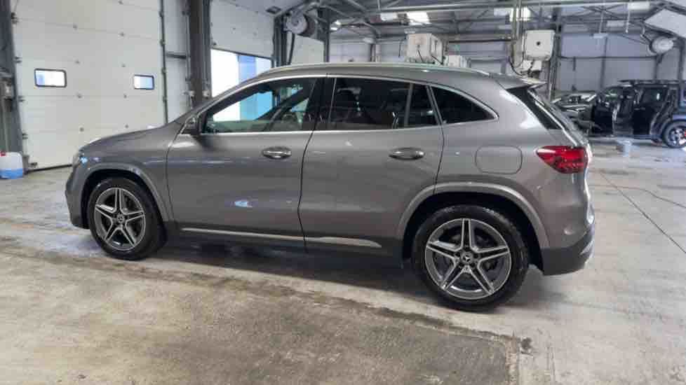 More views of Mercedes-Benz GLA