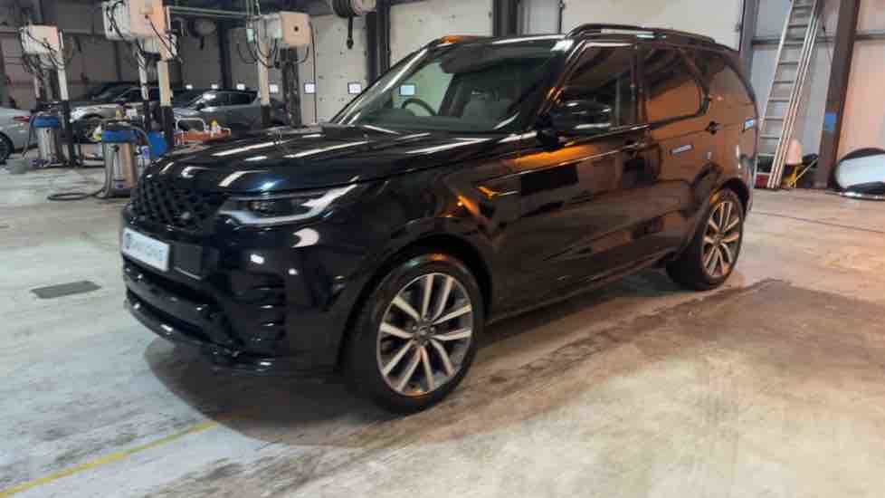 More views of Land Rover Discovery