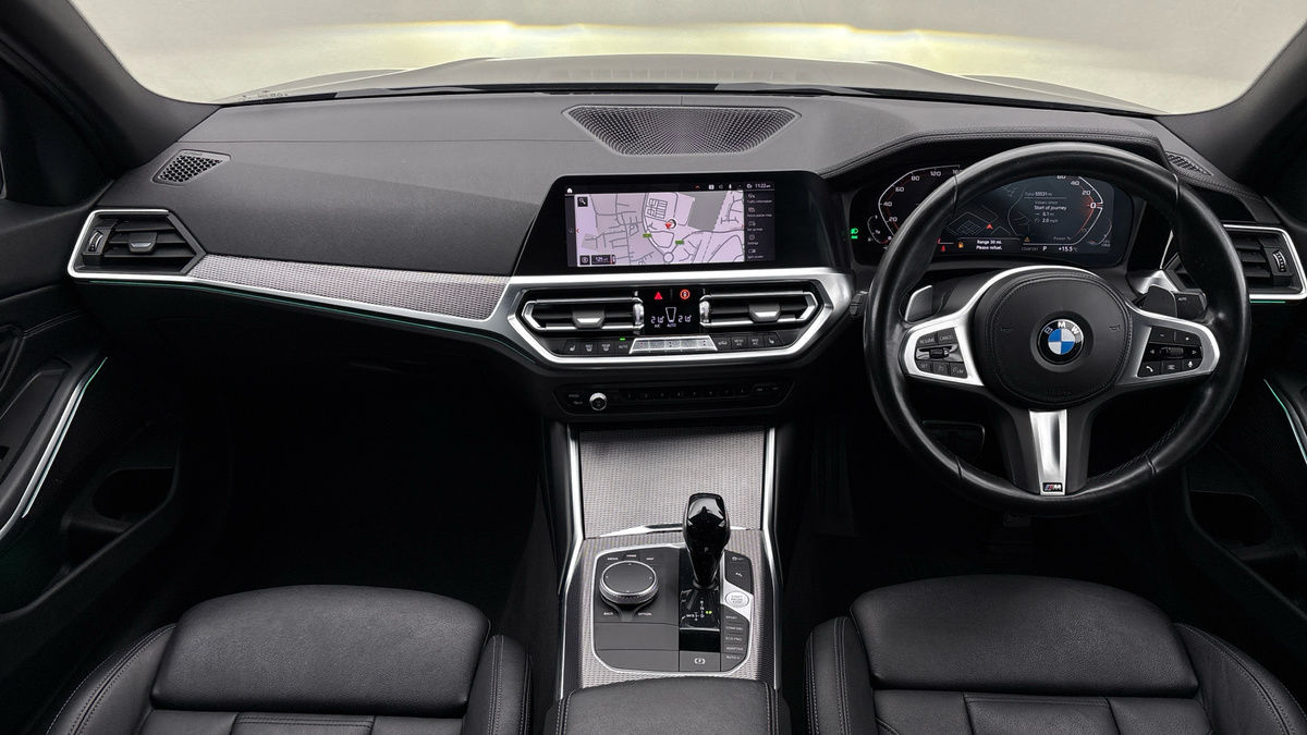 BMW 3 Series Image 12