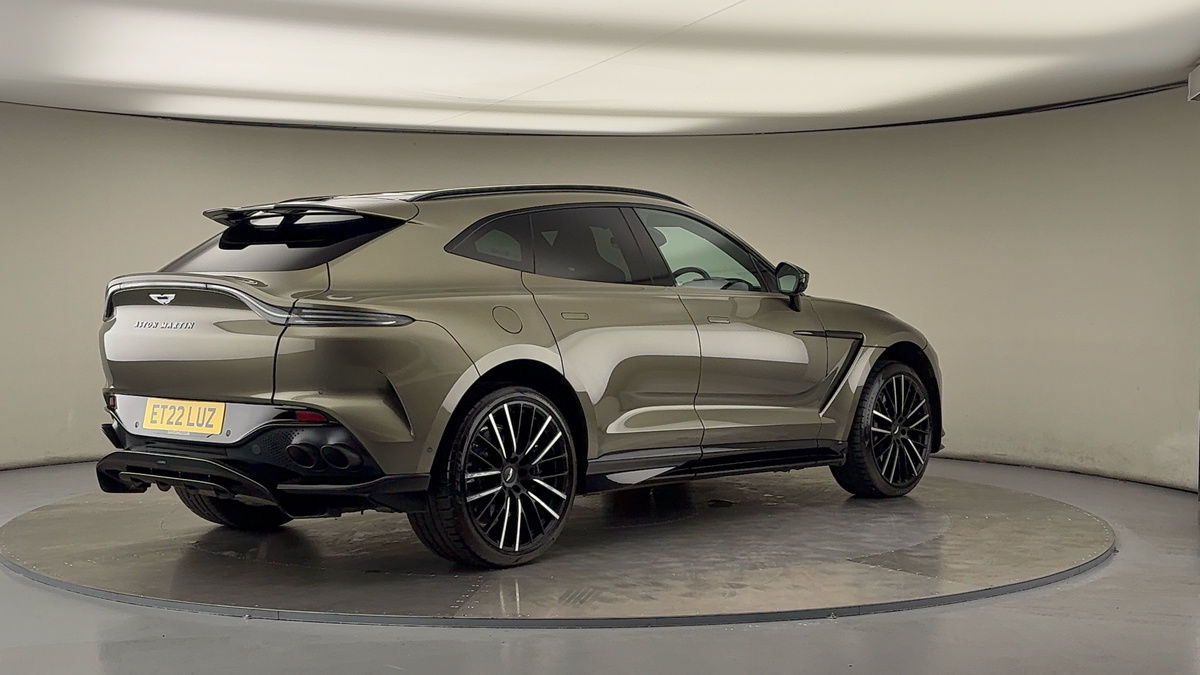 Aston Martin DBX Image 21