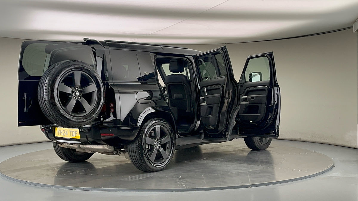 More views of Land Rover Defender 110