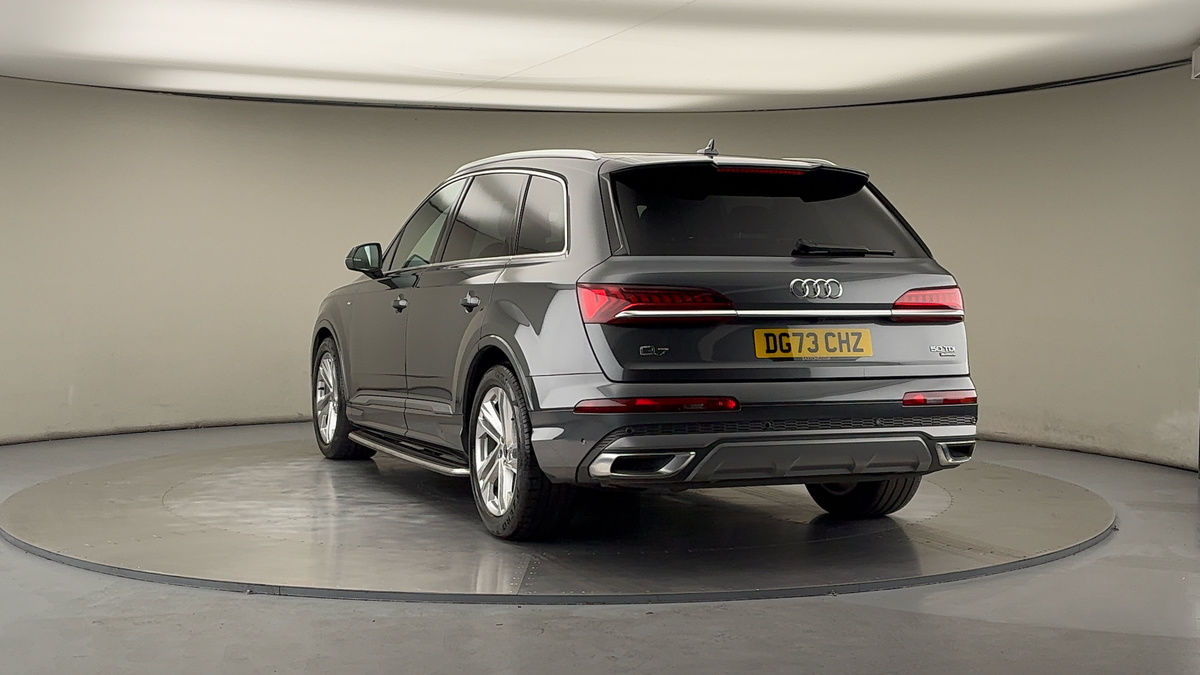 More views of Audi Q7