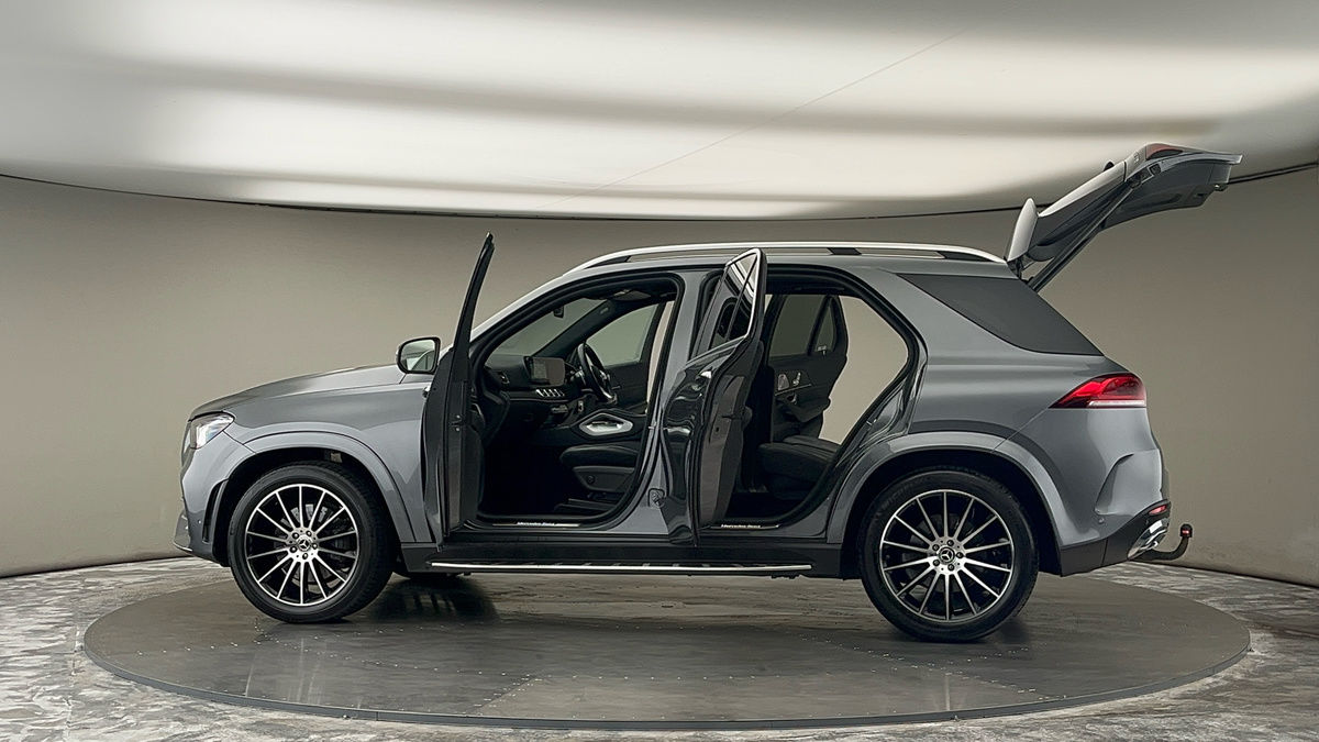 More views of Mercedes-Benz GLE