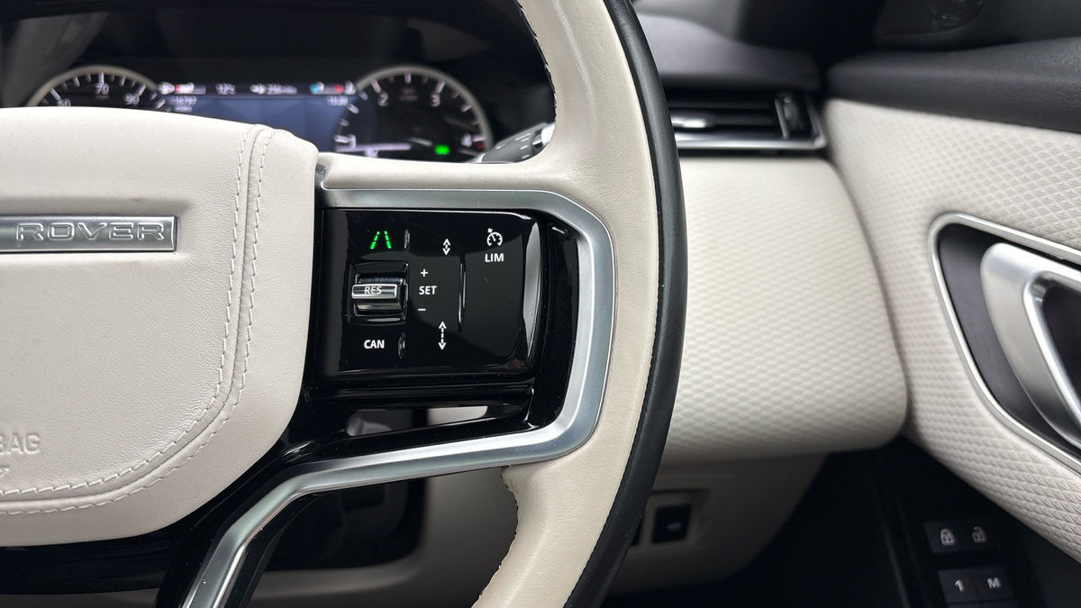 Land Rover Range Rover Velar Image 14