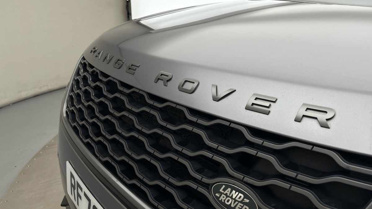 Land Rover Range Rover Velar Image 24