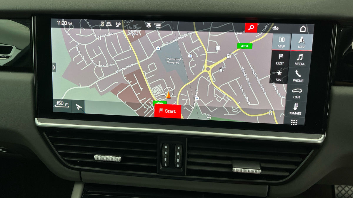 Porsche Cayenne Image 17
