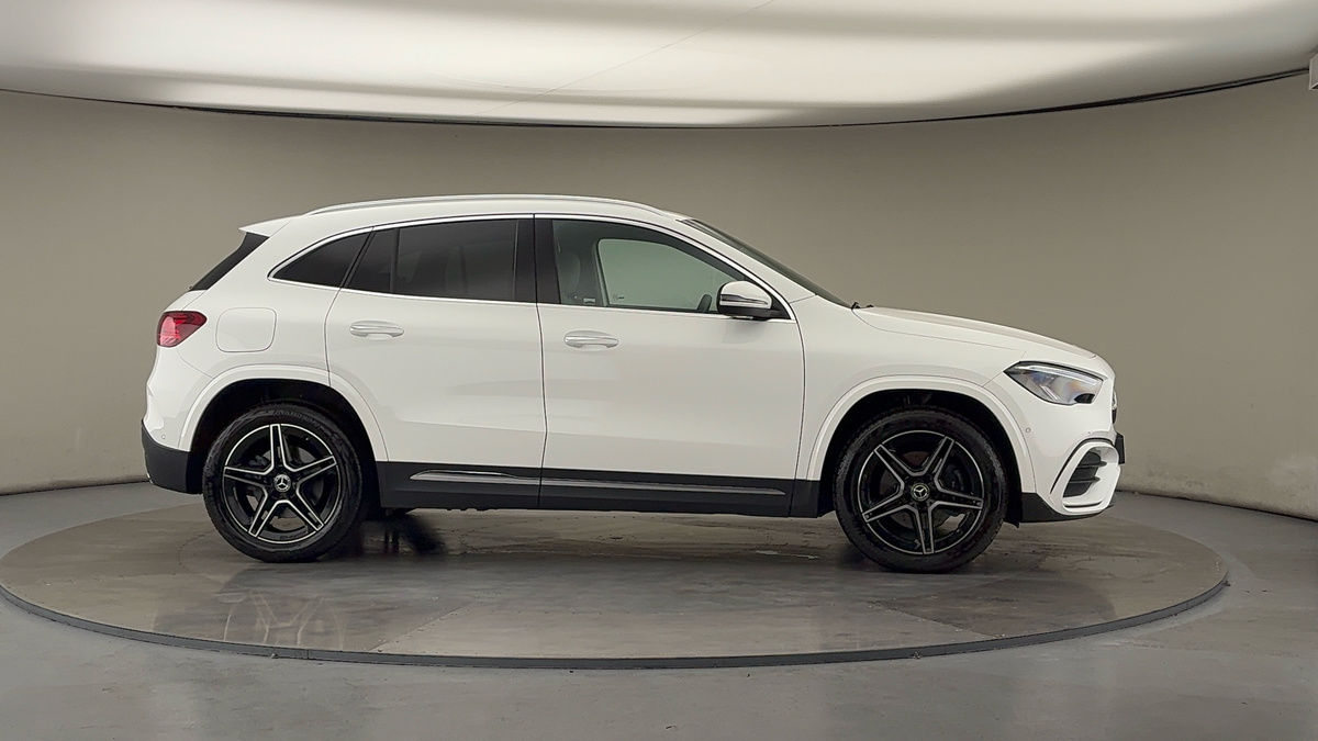 More views of Mercedes-Benz GLA