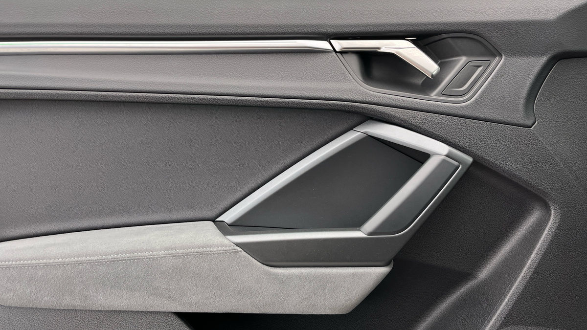 Audi Q3 Image 19