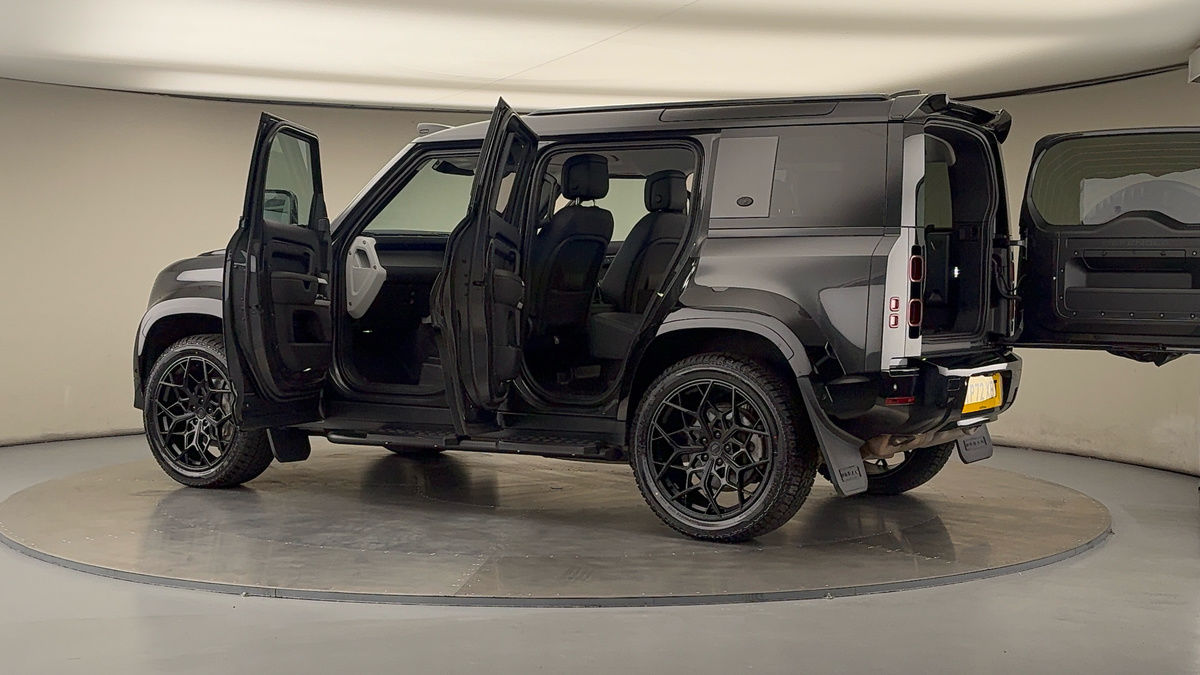 More views of Land Rover Defender 110