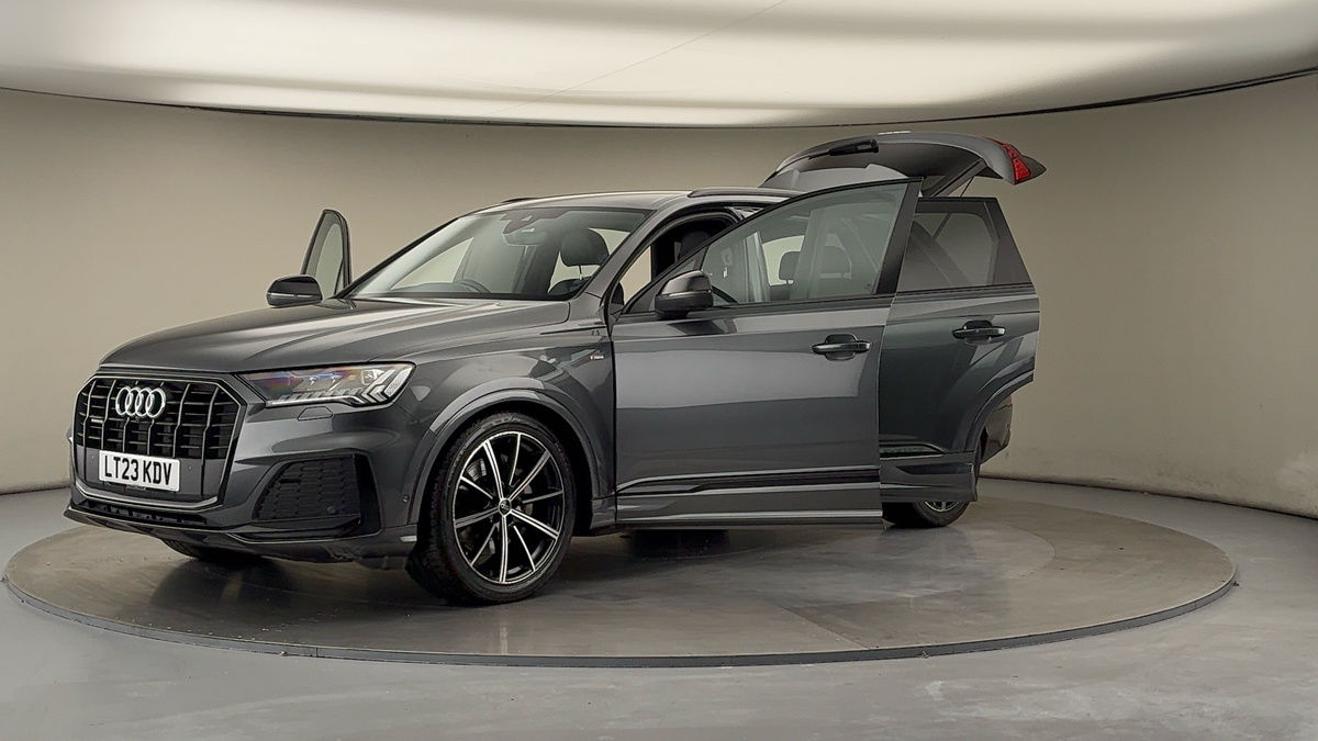 More views of Audi Q7