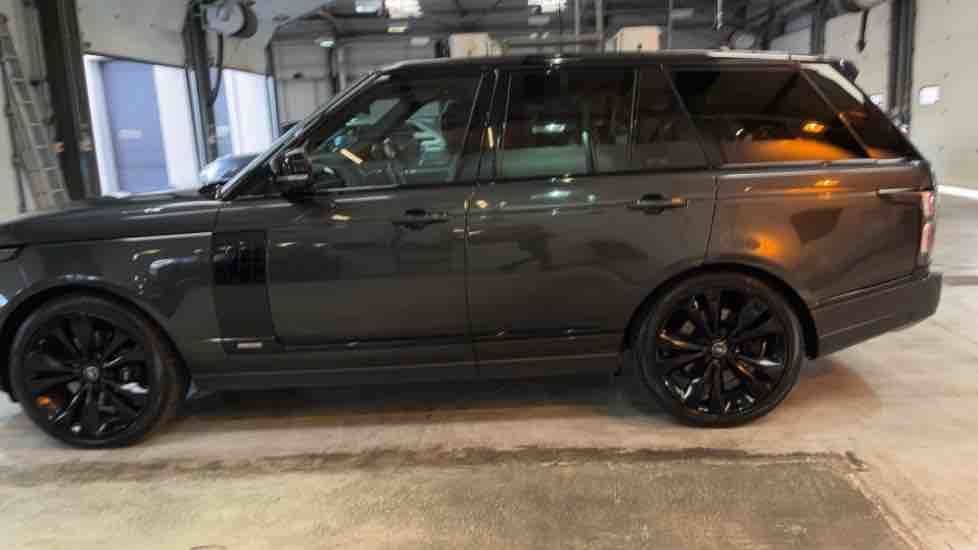 More views of Land Rover Range Rover