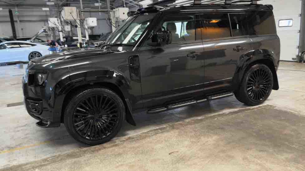 More views of Land Rover Defender 110