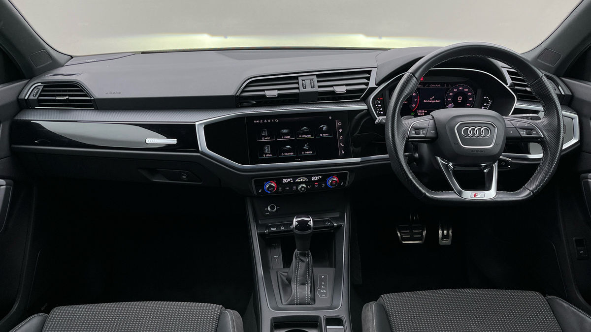 Audi Q3 Image 12