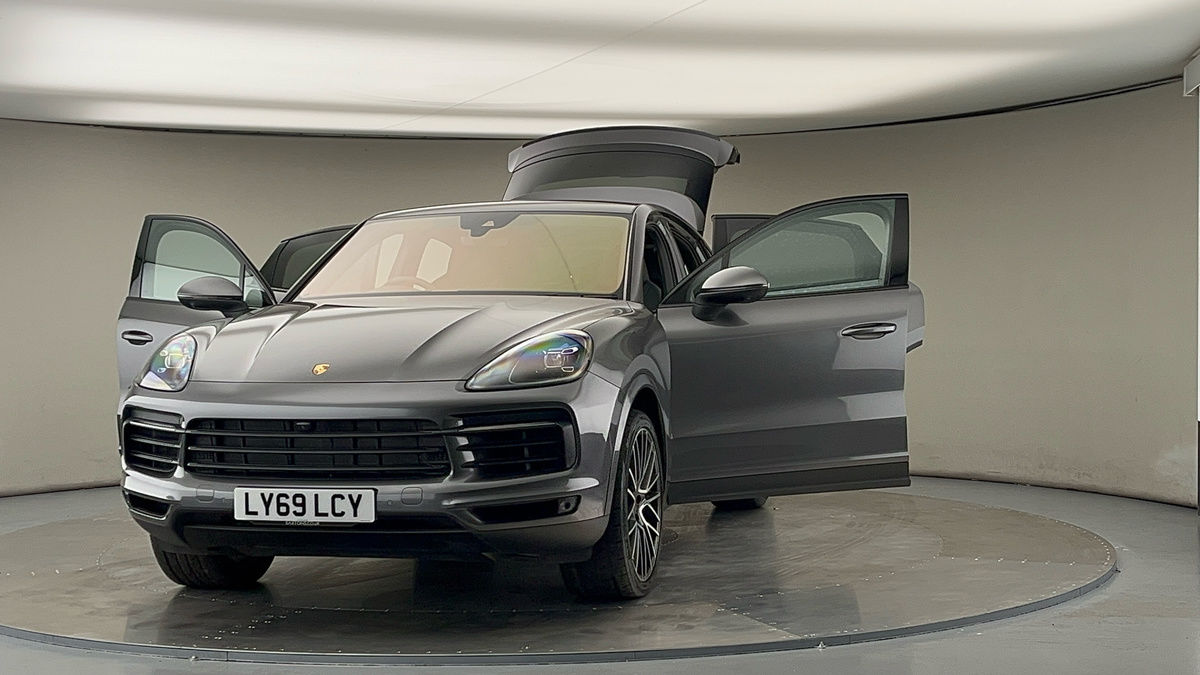 More views of Porsche Cayenne