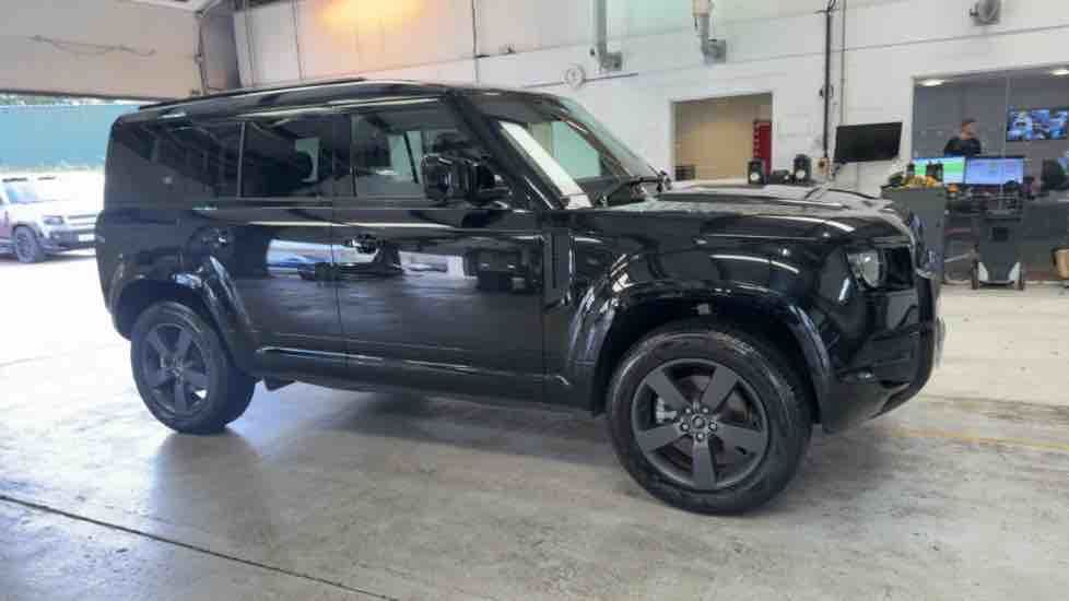 More views of Land Rover Defender 110