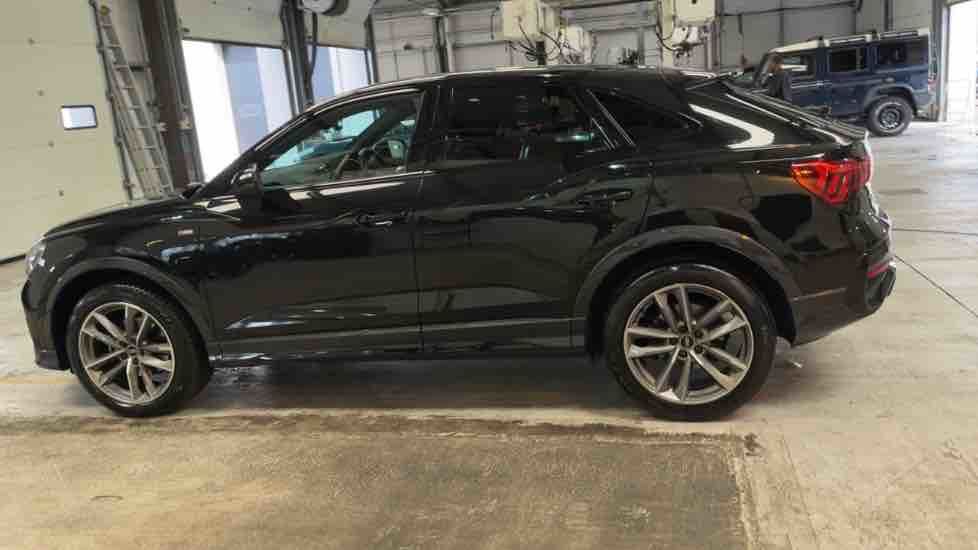 More views of Audi Q3