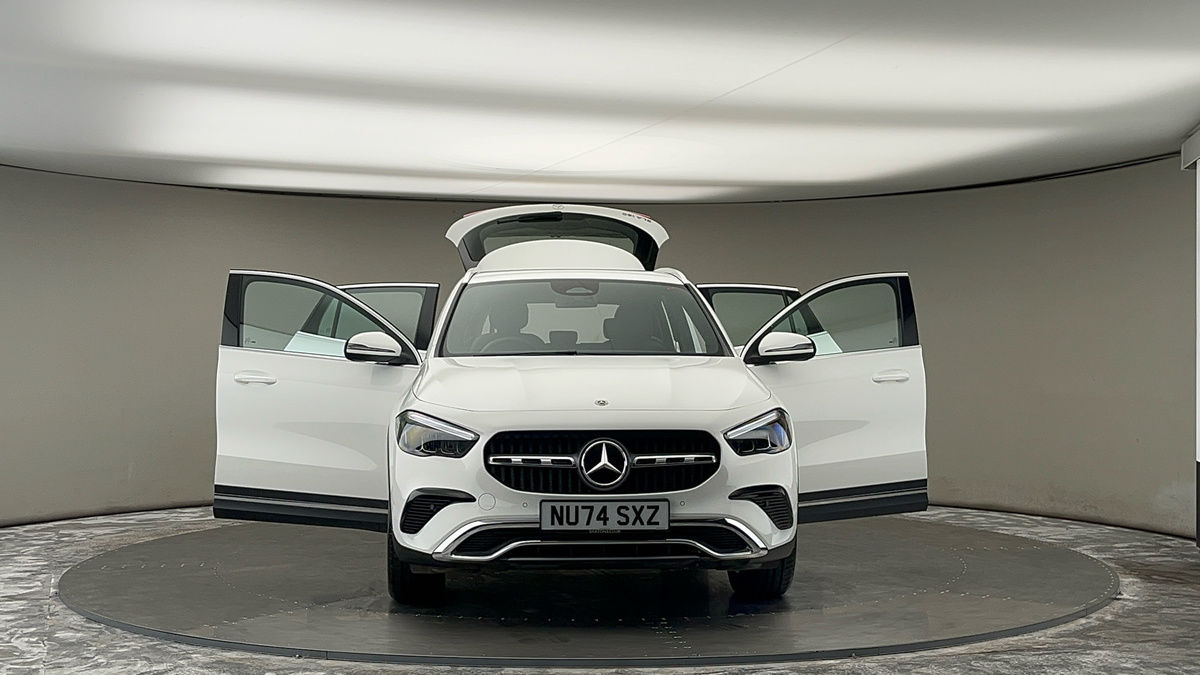 More views of Mercedes-Benz GLA