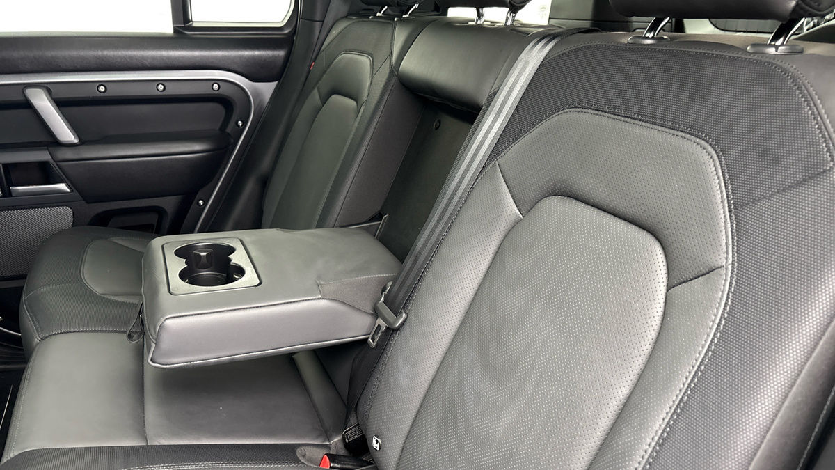 Land Rover Defender 110 Urban Image 9