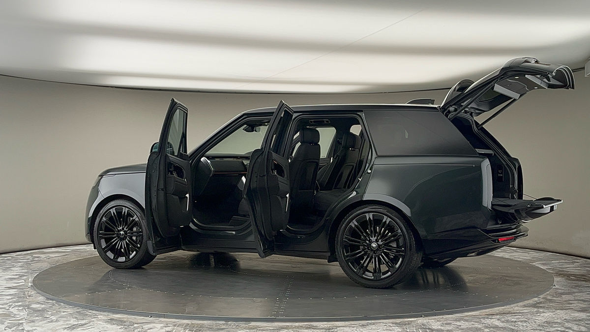 More views of Land Rover Range Rover