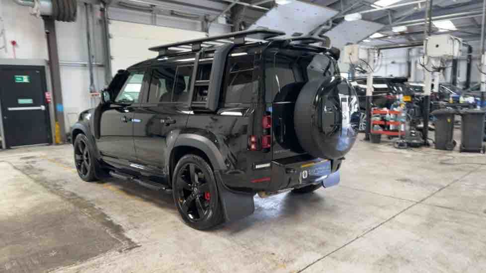 More views of Land Rover Defender 110