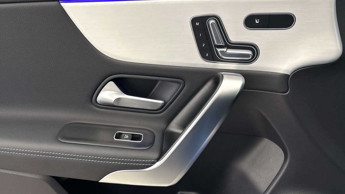 Mercedes-Benz CLA Image 19