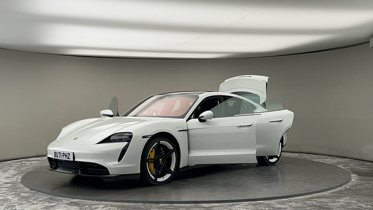Porsche Taycan Image 22