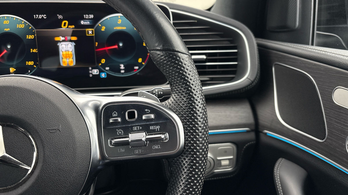 Mercedes-Benz GLE Image 14