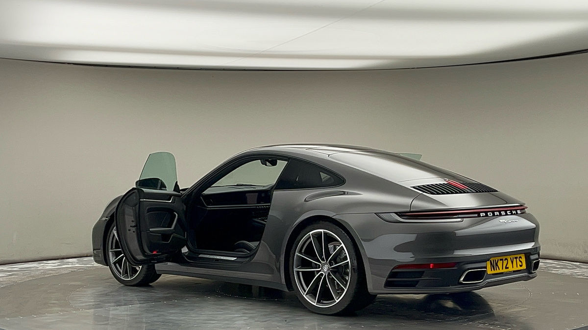 More views of Porsche 911