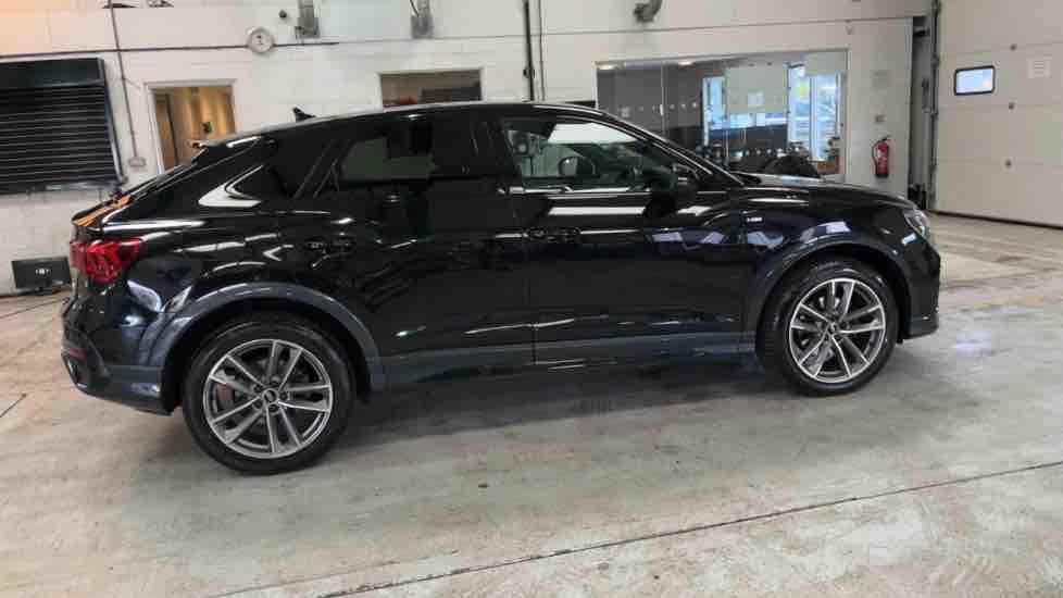 More views of Audi Q3
