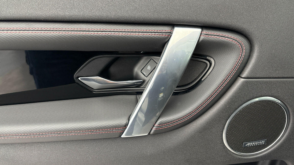 Land Rover Discovery Sport Image 19