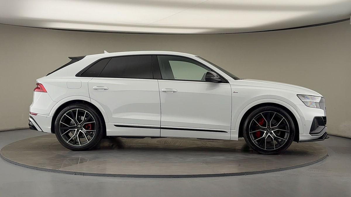 More views of Audi Q8
