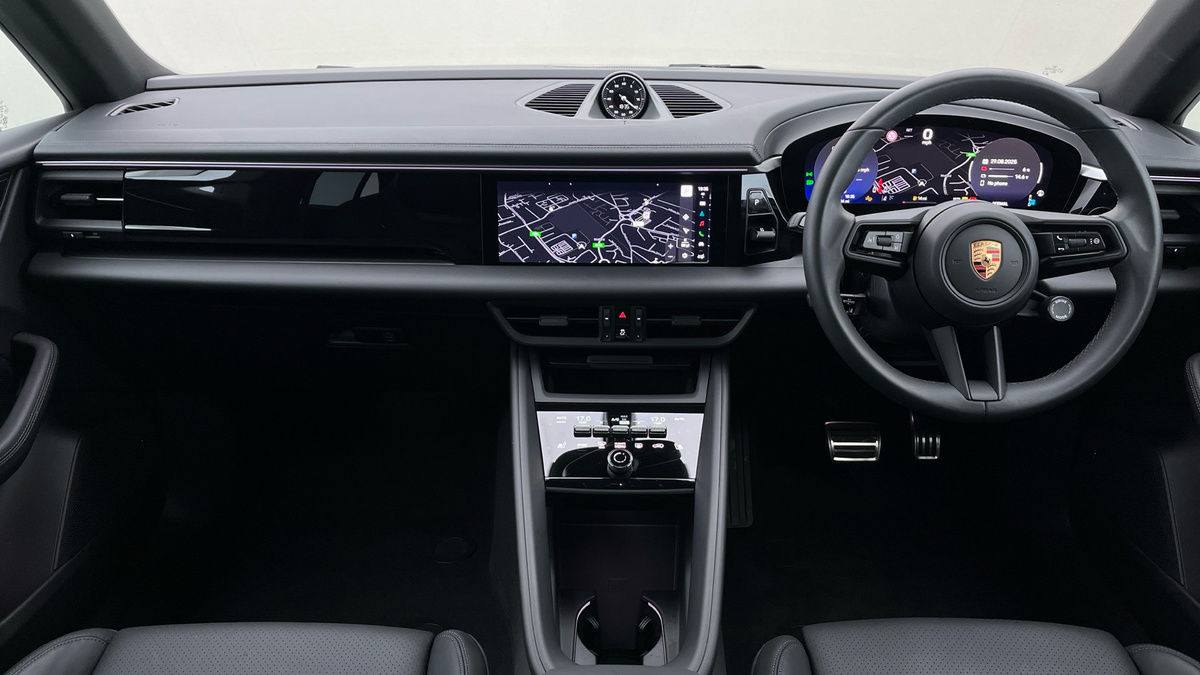 Porsche Macan Image 12