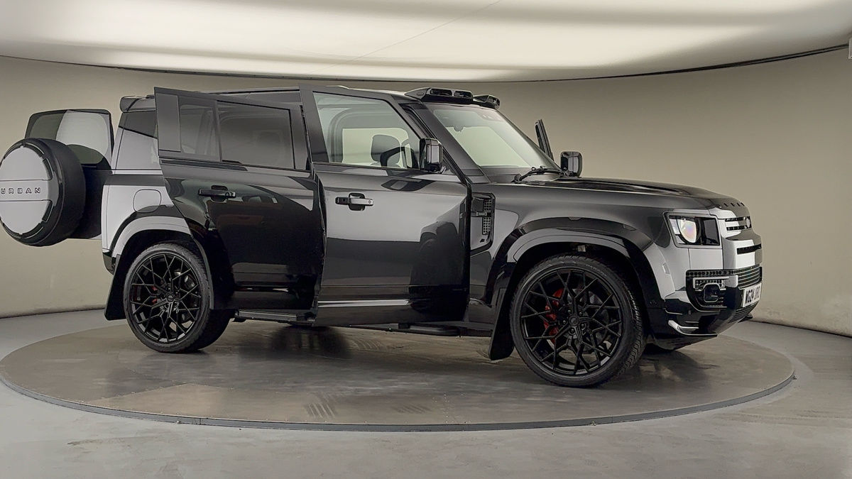 More views of Land Rover Defender 110