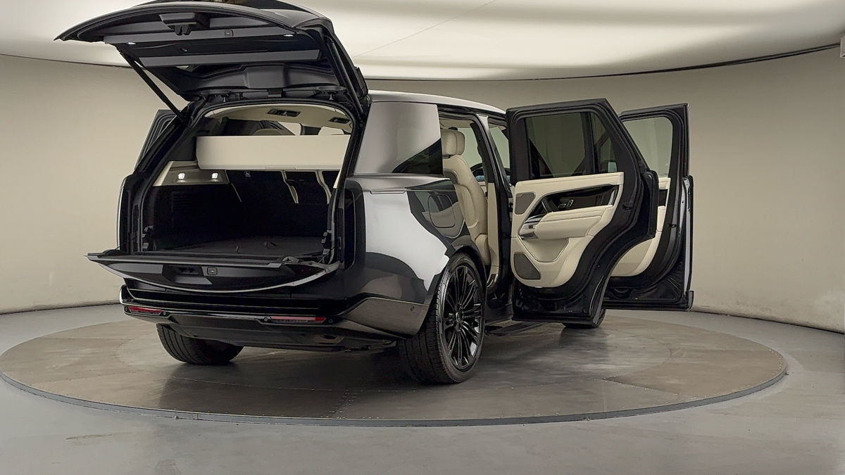 More views of Land Rover Range Rover