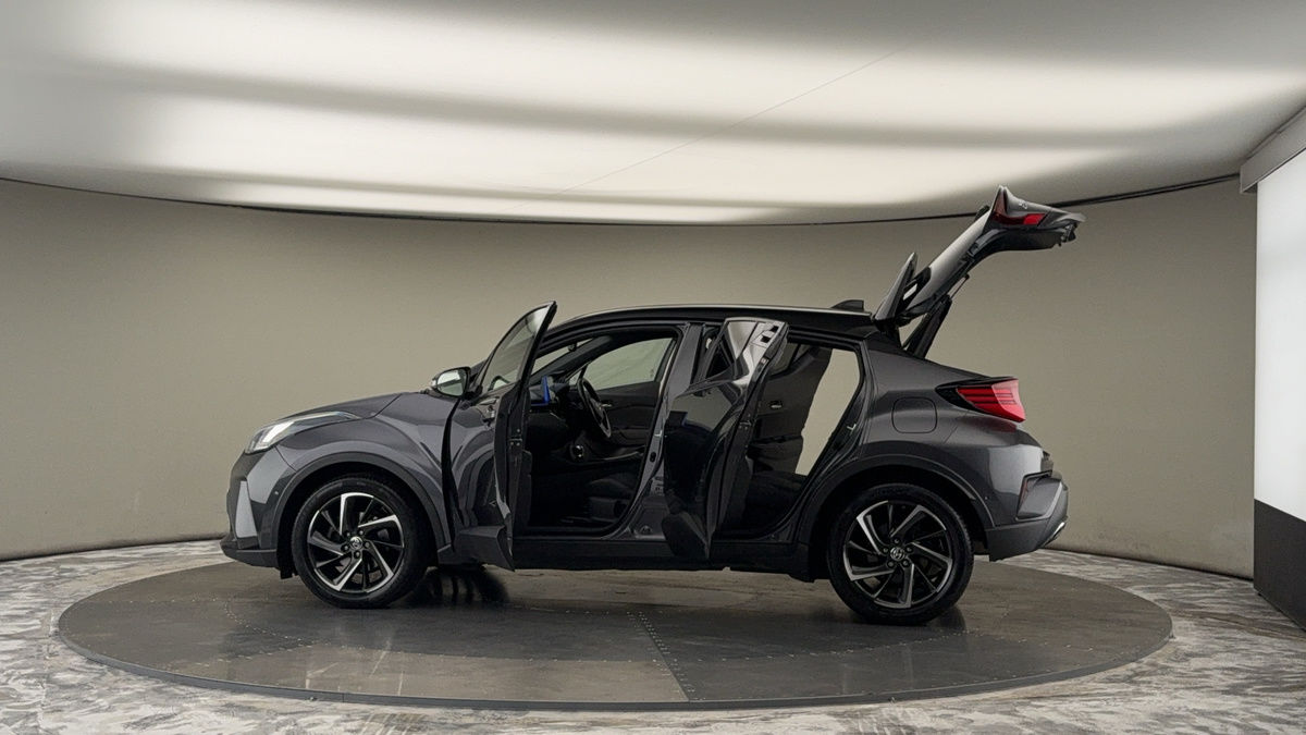 More views of Toyota C-HR