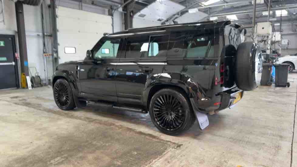 More views of Land Rover Defender 110