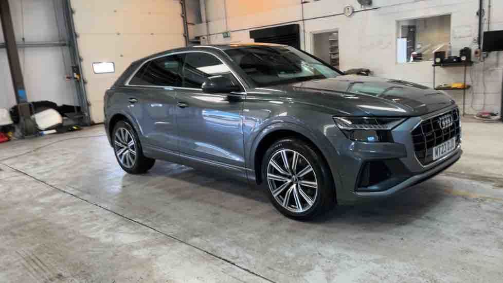 More views of Audi Q8