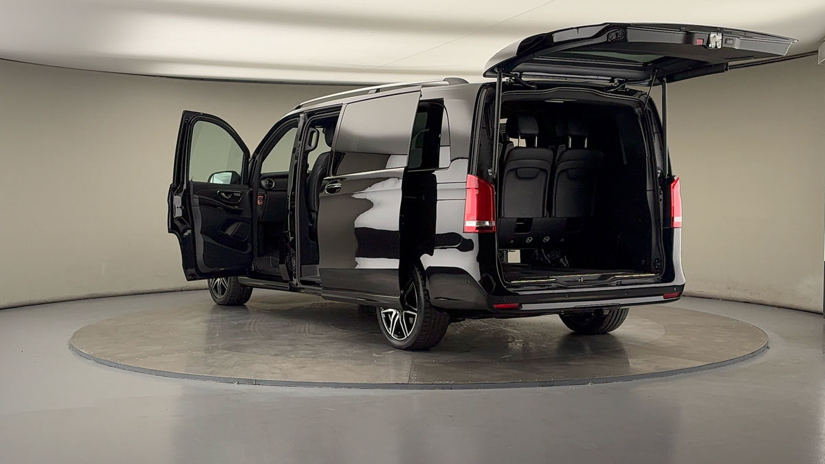Mercedes-Benz V Class Image 23